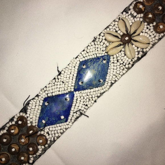 Beautiful Handmade Beaded Tie Shell Belt - Picture 6 of 12